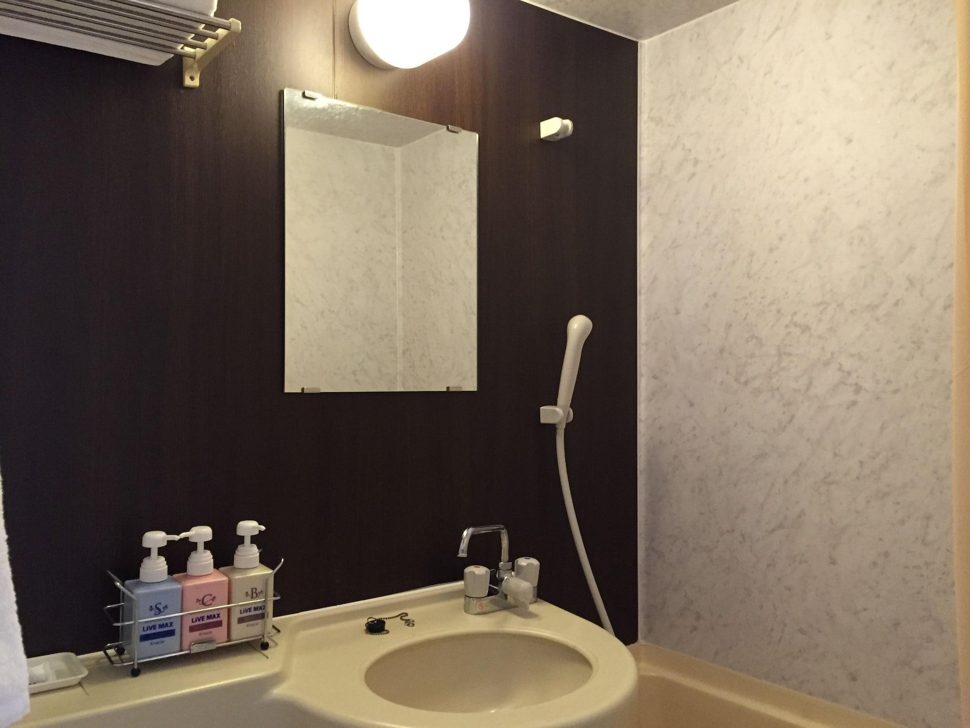 Hotel Livemax Budget Сагамихара Экстерьер фото